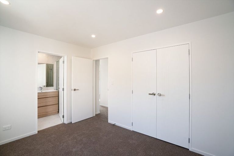 Photo of property in 16c Dianthus Place, Browns Bay, Auckland, 0630