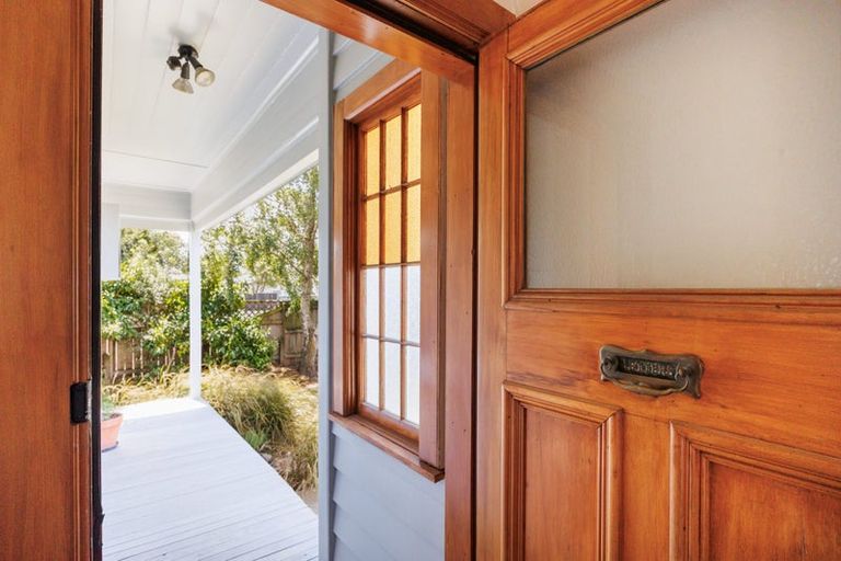 Photo of property in 110 Featherston Street, Takaro, Palmerston North, 4412