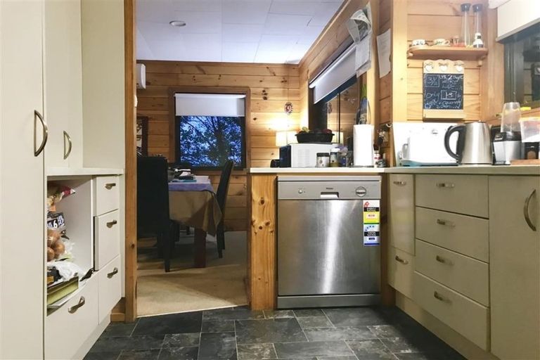 Photo of property in 1/9 Reynolds Place, Torbay, Auckland, 0630