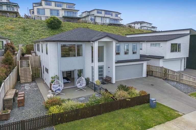 Photo of property in 140 Arran Point Parade, Orewa, 0931