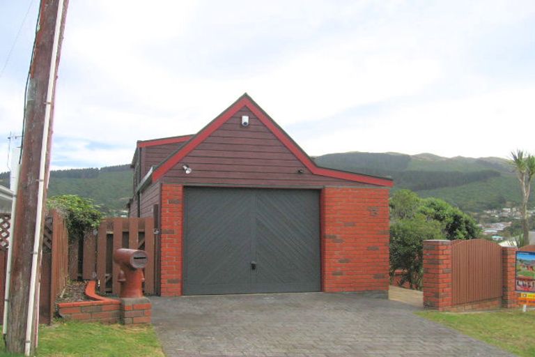 Photo of property in 13 Carleton Terrace, Tawa, Wellington, 5028