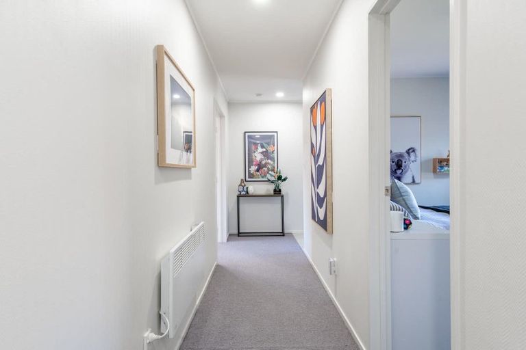 Photo of property in 14 Capricorn Place, Kawaha Point, Rotorua, 3010