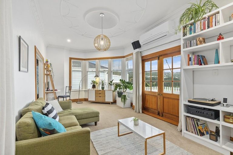 Photo of property in 10 Jackson Street, Island Bay, Wellington, 6023