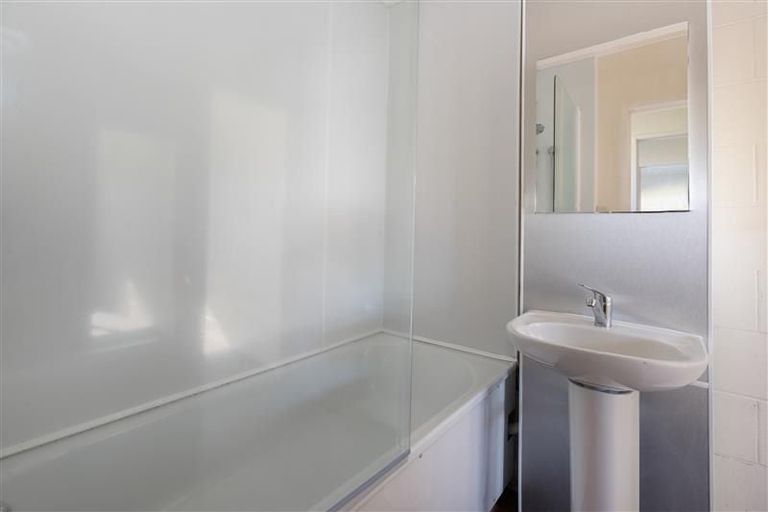 Photo of property in 3 Norman Spencer Drive, Papatoetoe, Auckland, 2104