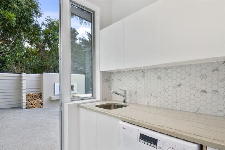 Photo of property in 1/56 Castor Bay Road, Castor Bay, Auckland, 0620