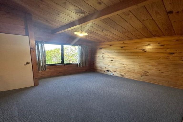 Photo of property in 6 Wisteria Grove, Maungaraki, Lower Hutt, 5010