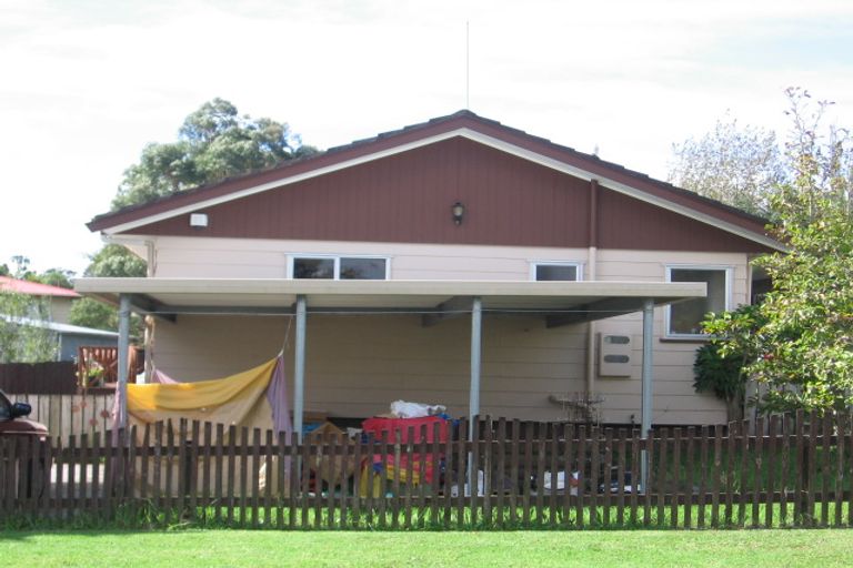 Photo of property in 10 Styca Place, Sunnyvale, Auckland, 0612