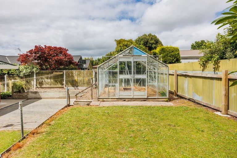 Photo of property in 12 Hind Place, Hokowhitu, Palmerston North, 4410