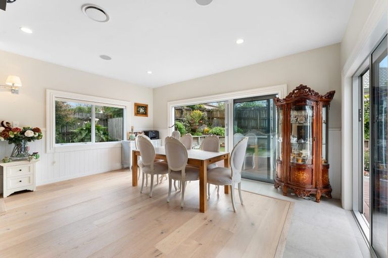 Photo of property in 17 Te Hoe Grove, Pinehill, Auckland, 0632