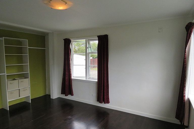 Photo of property in 9 Christian Street, Bryndwr, Christchurch, 8053