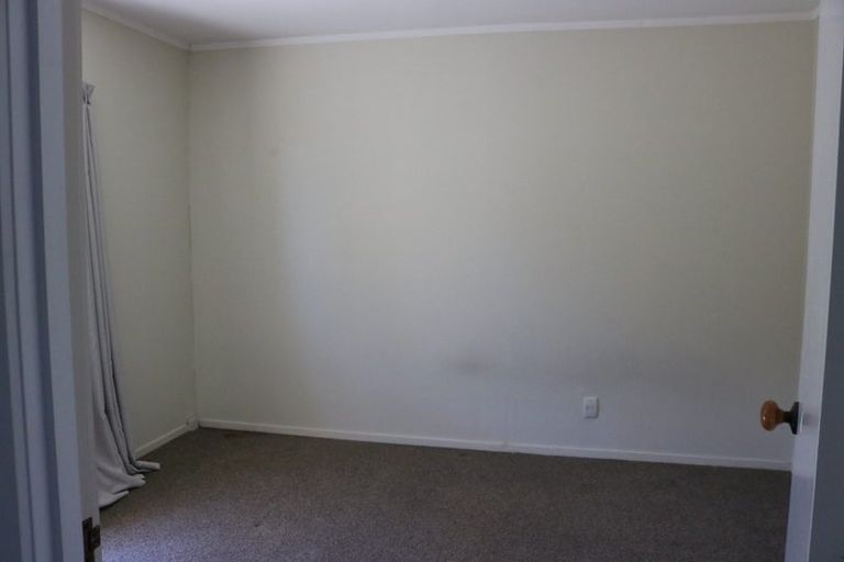 Photo of property in 112 Hutchinsons Road, Bucklands Beach, Auckland, 2014