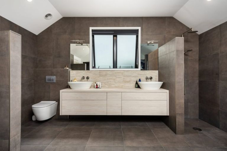 Photo of property in 85 Marine Parade, Mount Maunganui, 3116