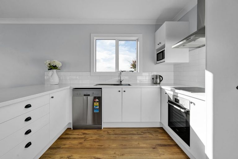 Photo of property in 20a Maple Crescent, Whalers Gate, New Plymouth, 4310