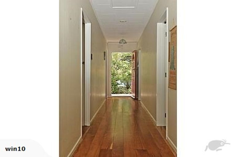 Photo of property in 92 Russell Terrace, Berhampore, Wellington, 6023