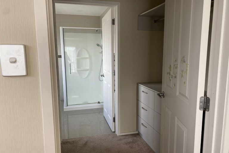 Photo of property in 5 Fielding Crescent, Farm Cove, Auckland, 2012