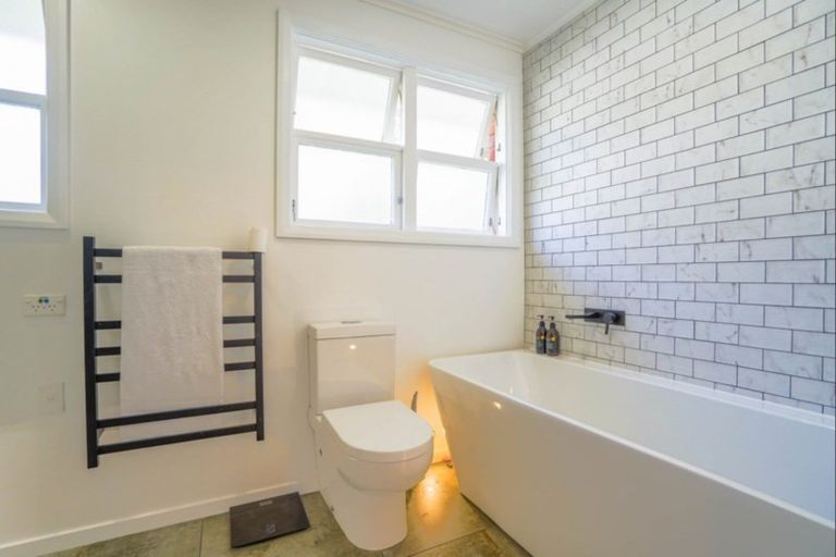 Photo of property in 10 Fleetwood Grove, Waikanae, 5036