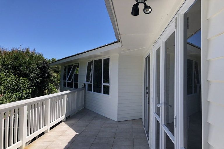 Photo of property in 704a East Coast Road, Pinehill, Auckland, 0632