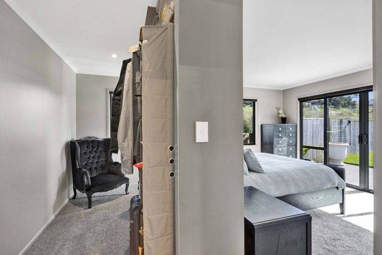 Photo of property in 5 Te Arakete Place, Hurworth, New Plymouth, 4310