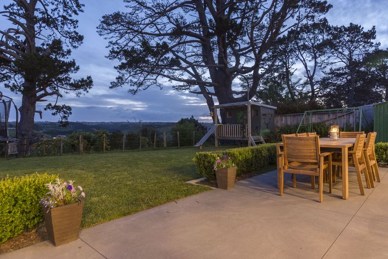 Photo of property in 19 Teal Place, Pyes Pa, Tauranga, 3112