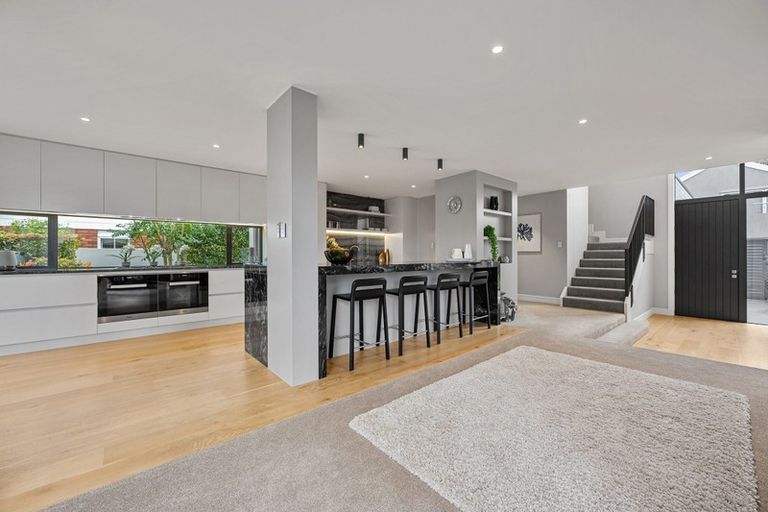 Photo of property in 9 Craig Road, Milford, Auckland, 0620