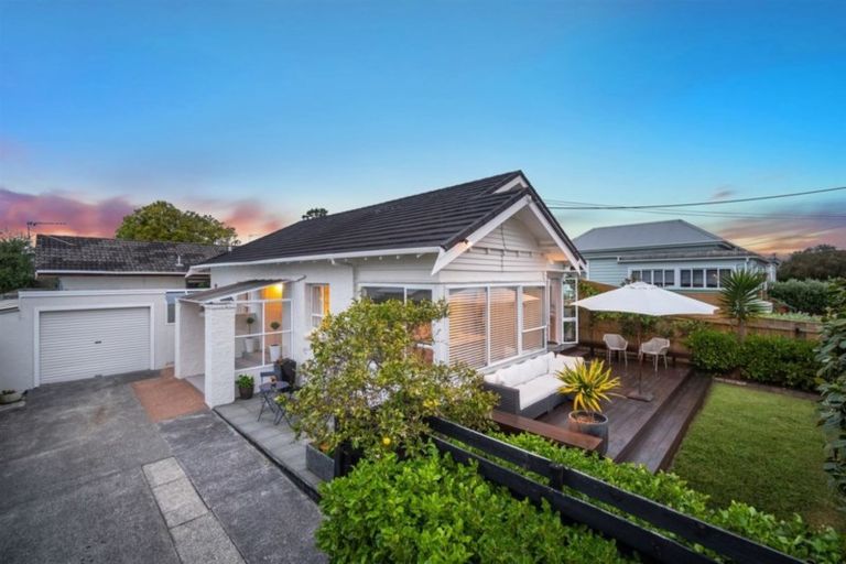 Photo of property in 1/29 Clarence Road, Northcote Point, Auckland, 0627
