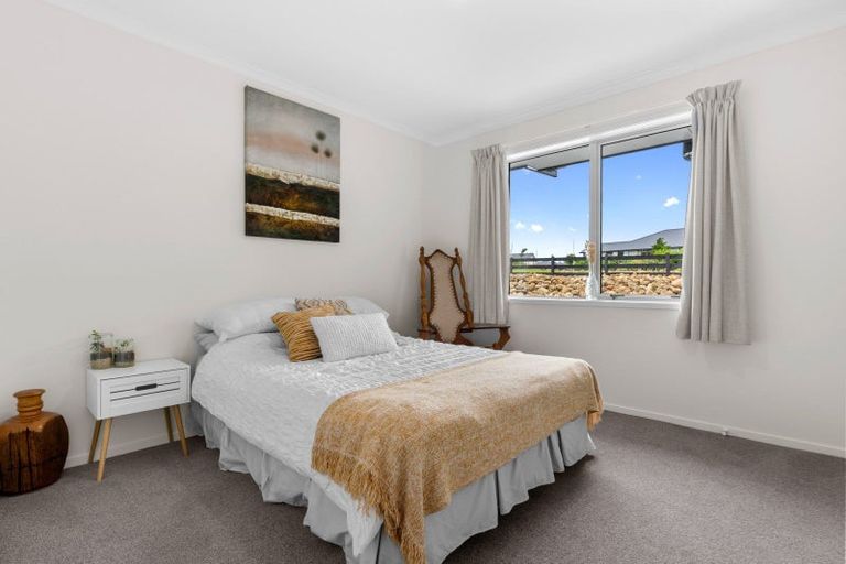 Photo of property in 25 Capstone Place, Te Kamo, 0185