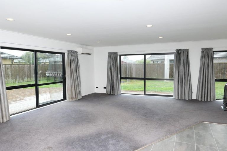Photo of property in 10 Moy Place, Otaki, 5512