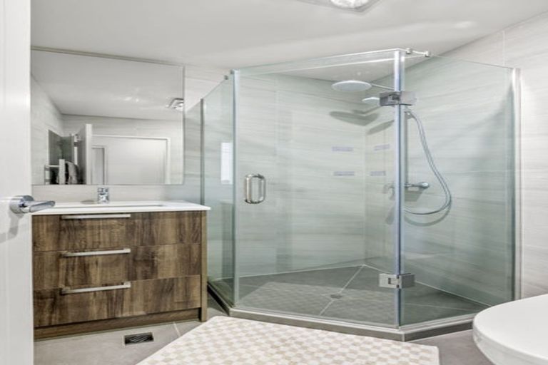 Photo of property in 5 Longshore Drive, Long Bay, Auckland, 0630