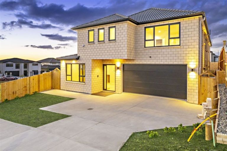 Photo of property in 38 Tinaku Road, Flat Bush, Auckland, 2019