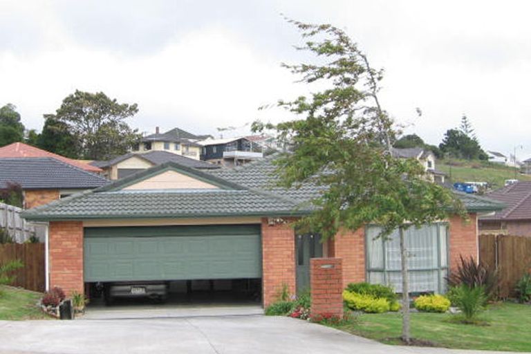 Photo of property in 10 Lake Panorama Drive, Henderson, Auckland, 0612