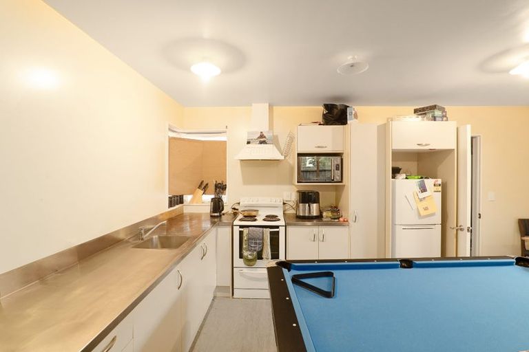 Photo of property in 18e Defoe Place, Waltham, Christchurch, 8023