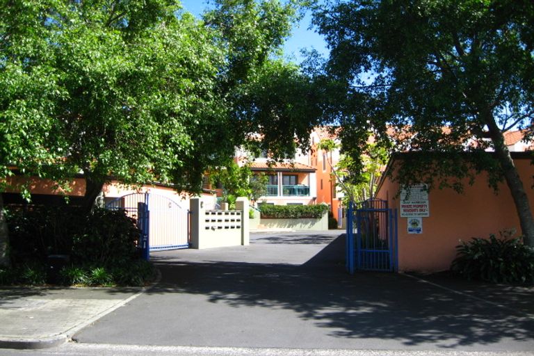 Photo of property in 134 Harbour Village Drive, Gulf Harbour, Whangaparaoa, 0930