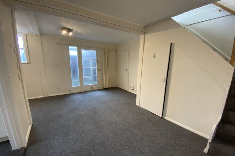 Photo of property in 37 Moa Point Road, Moa Point, Wellington, 6022