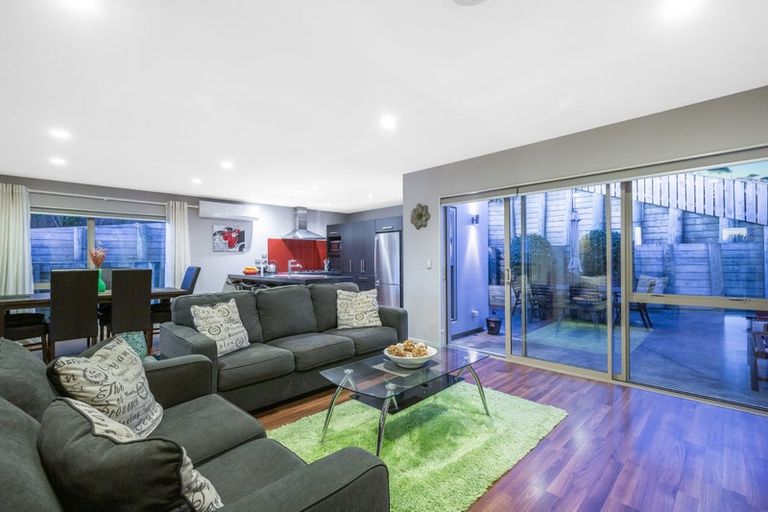 Photo of property in 33 Kahurangi Heights, Aotea, Porirua, 5024