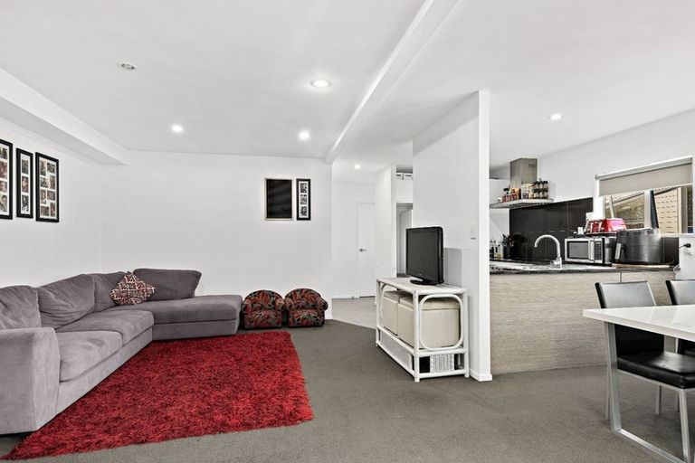 Photo of property in 8/45a Swanson Road, Henderson, Auckland, 0610