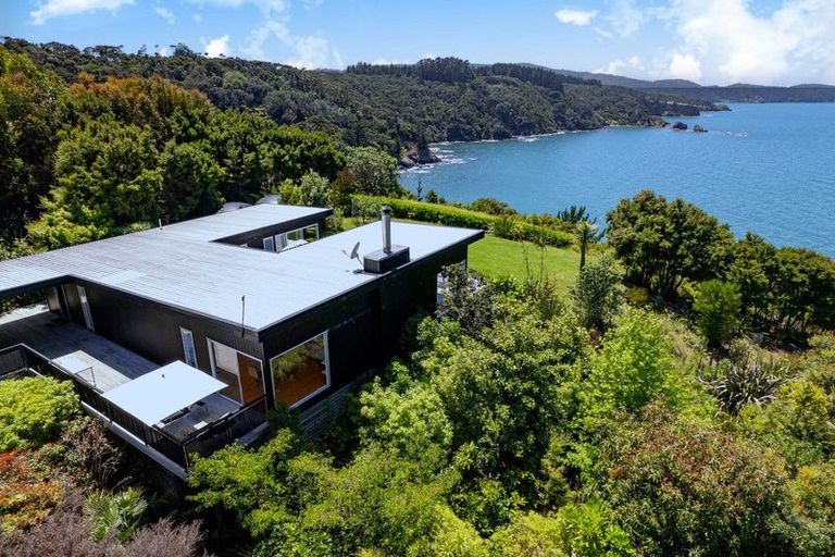 Photo of property in 15 Elizabeth Point Road, Kawau Island, 0920