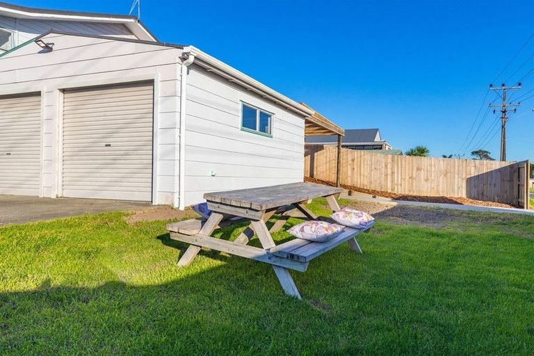 Photo of property in 1 Tamatea Drive, Snells Beach, 0920