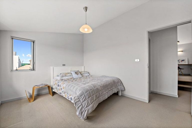 Photo of property in 11 Tolben Place, Golflands, Auckland, 2013