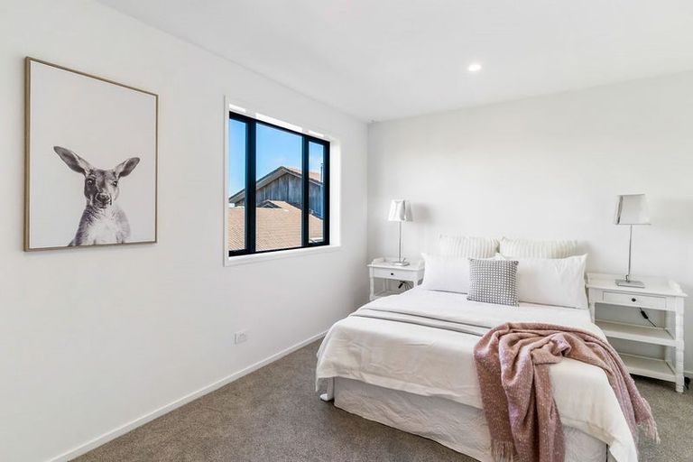 Photo of property in 19a Bradbury Road, Botany Downs, Auckland, 2010