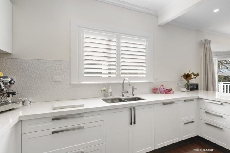 Photo of property in 12 Trelissick Crescent, Ngaio, Wellington, 6035