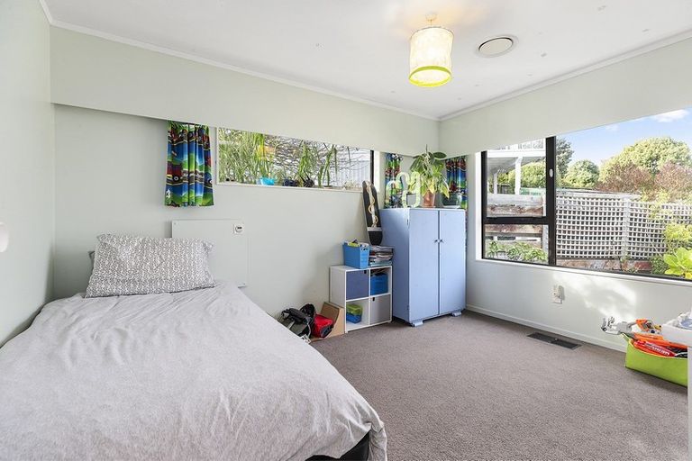 Photo of property in 24 Eskdale Road, Papakowhai, Porirua, 5024