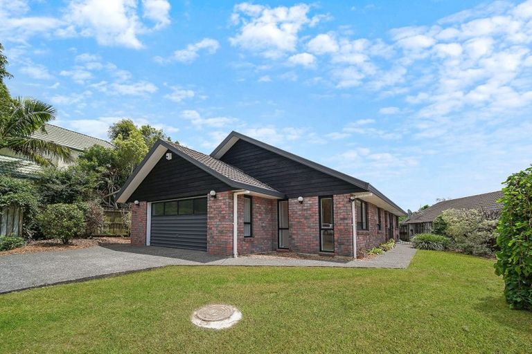 Photo of property in 2/6 Solana Court, Botany Downs, Auckland, 2010