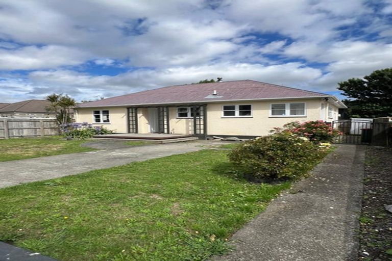 Photo of property in 1319 High Street, Taita, Lower Hutt, 5011