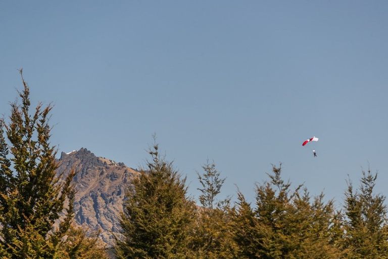 Photo of property in 10 Pendeen Crescent, Jacks Point, Queenstown, 9371