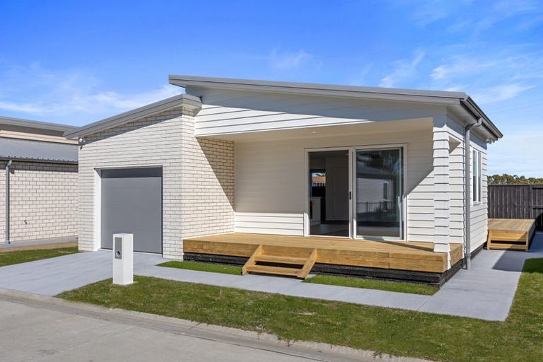 Photo of property in 68 Riley Crescent, Papamoa Beach, 3118