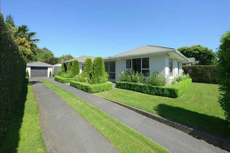 Photo of property in 8 Yardley Street, Avonhead, Christchurch, 8042