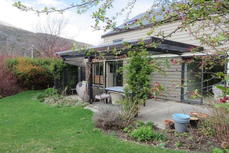 Photo of property in 100 Centennial Avenue, Arrowtown, 9302