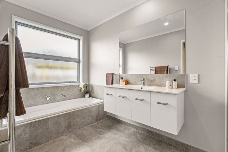 Photo of property in 15 Selliera Place, Papamoa Beach, Papamoa, 3118