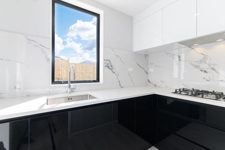 Photo of property in 5 Kate Duncan Drive, Swanson, Auckland, 0614