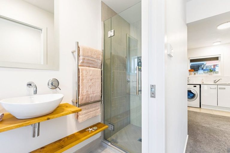 Photo of property in 3/28 Manly Esplanade, Browns Bay, Auckland, 0630